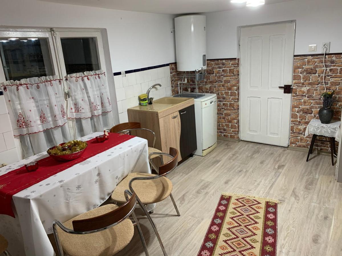 Casa rurala cu padurice si livada Câmpina Exterior foto